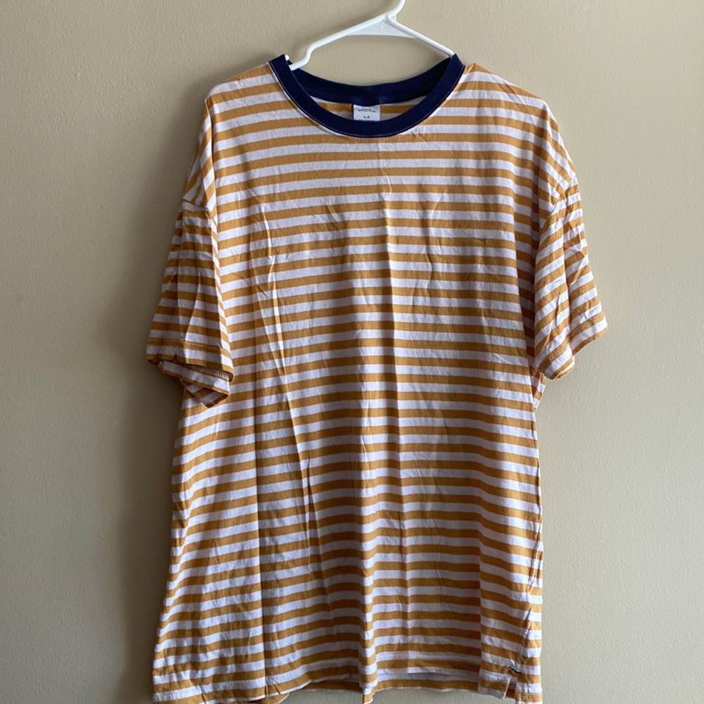 Men’s L Urban Outfitter Shirt